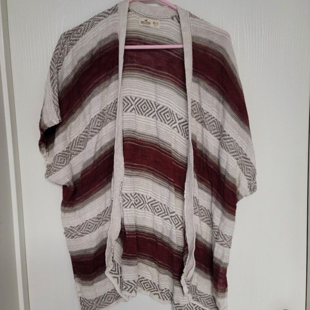 ~ womens red Hollister short sleeve sweater - small hole in sleeve in picture